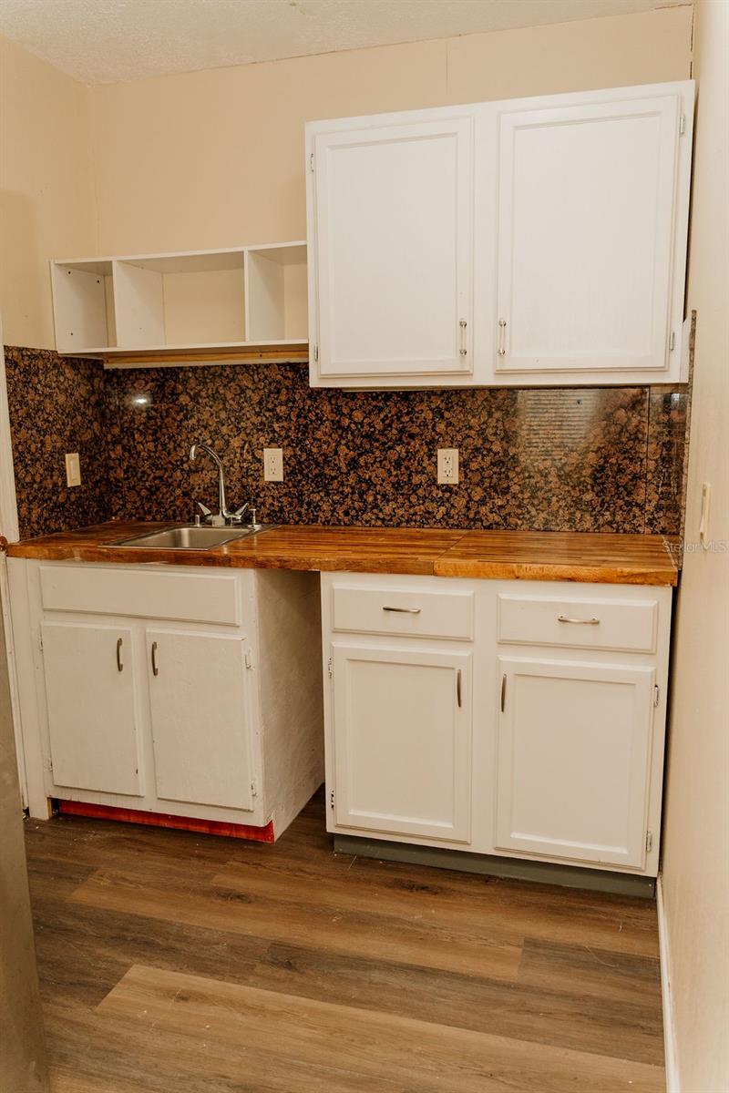 440 Berwick Cir #2 Property Photo 3