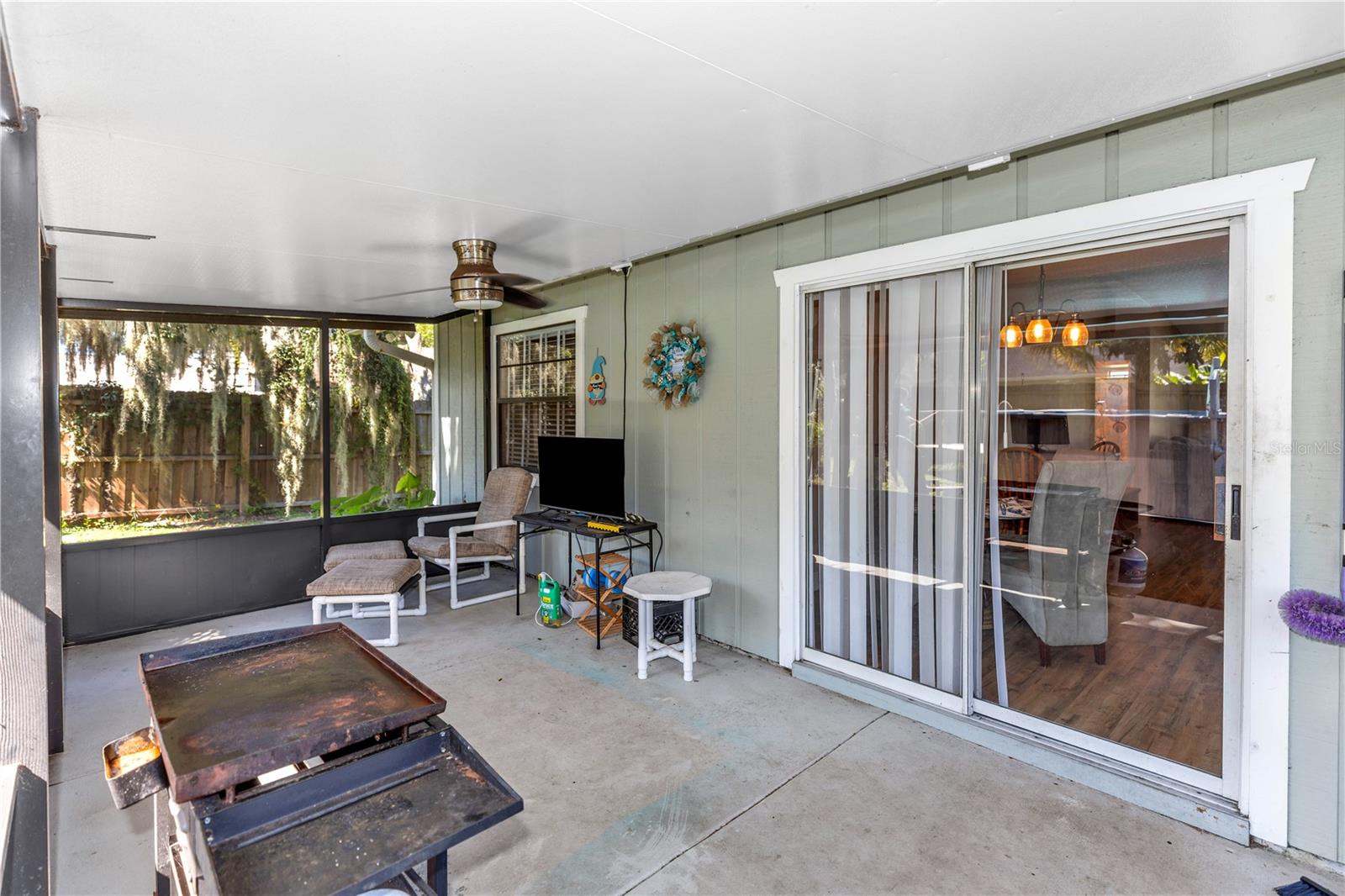 2512 Pine Tree Dr Property Photo 16