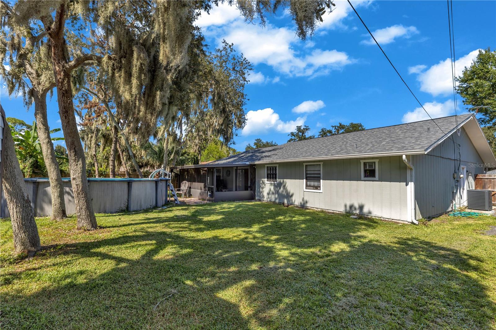 2512 Pine Tree Dr Property Photo 21