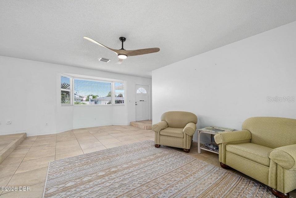 190 Ellicott Dr Property Photo 11