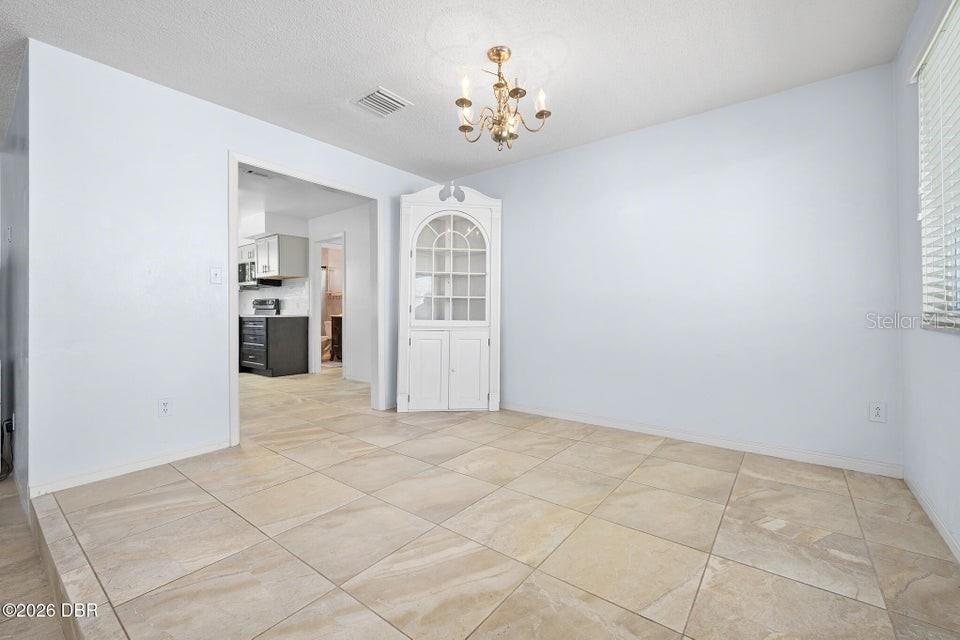 190 Ellicott Dr Property Photo 13