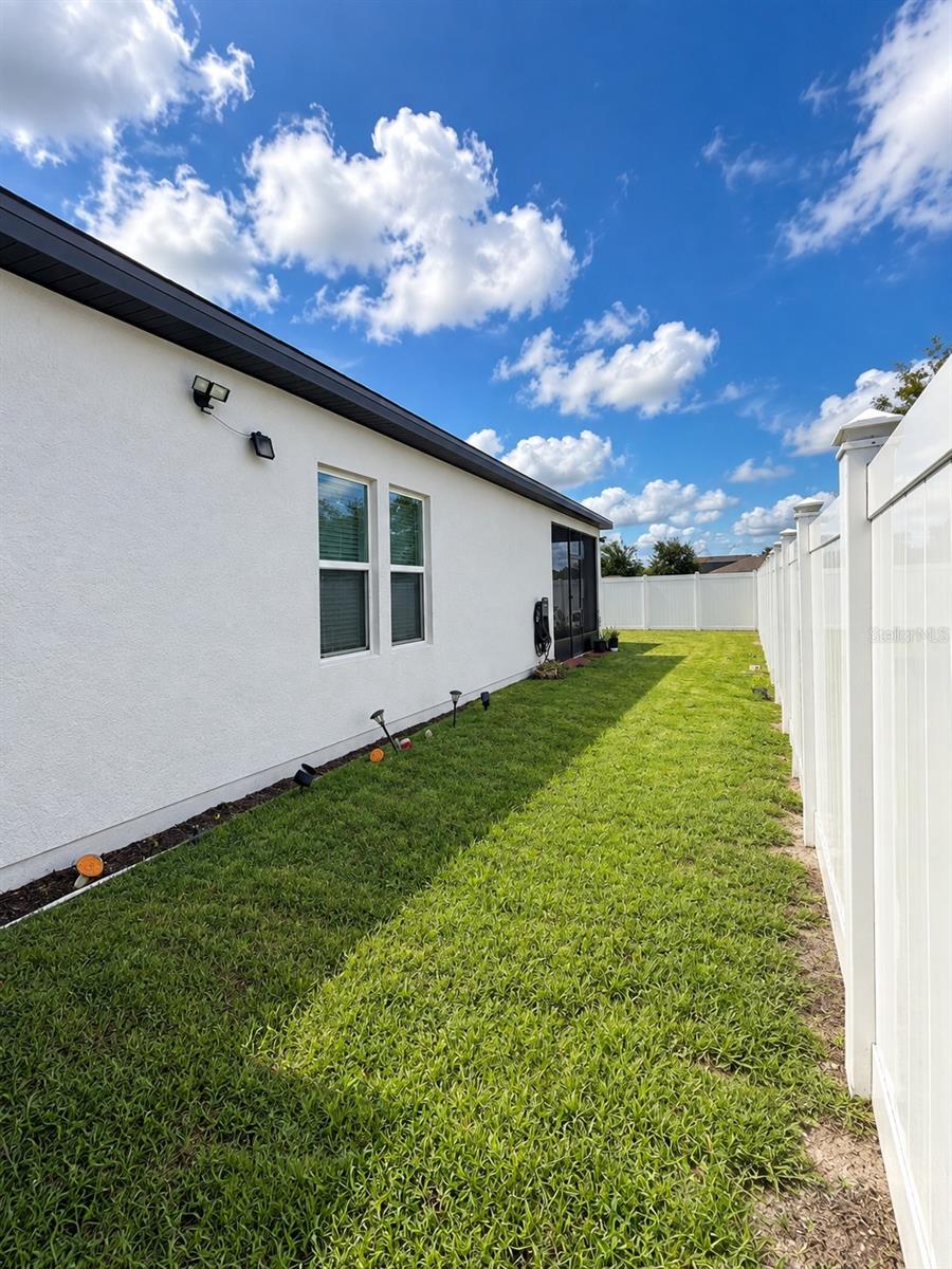3512 Fernanda Dr Property Photo 2