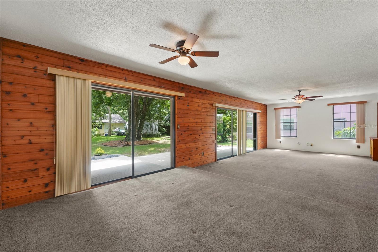 1009 Indian Oaks W Property Photo 7