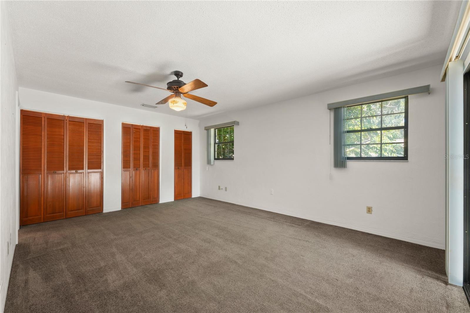 1009 Indian Oaks W Property Photo 12