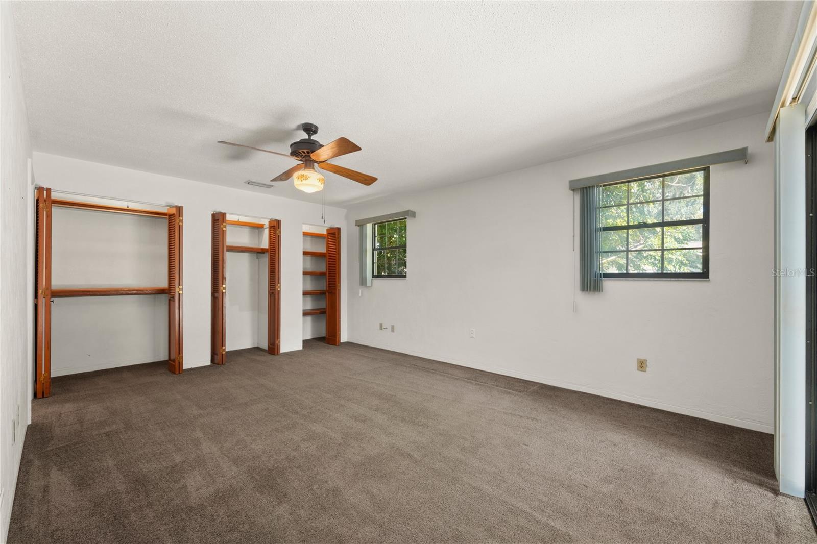 1009 Indian Oaks W Property Photo 13