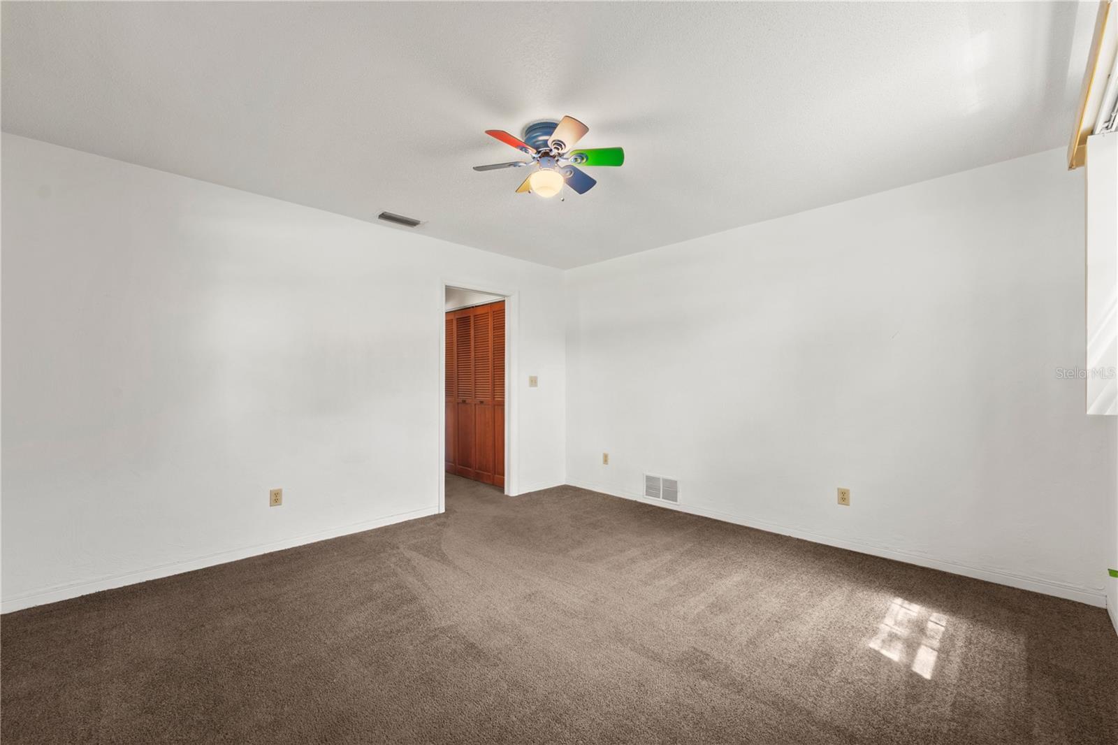1009 Indian Oaks W Property Photo 22