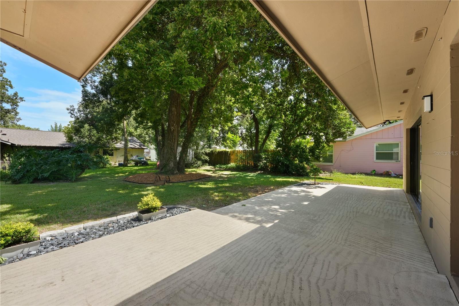 1009 Indian Oaks W Property Photo 25