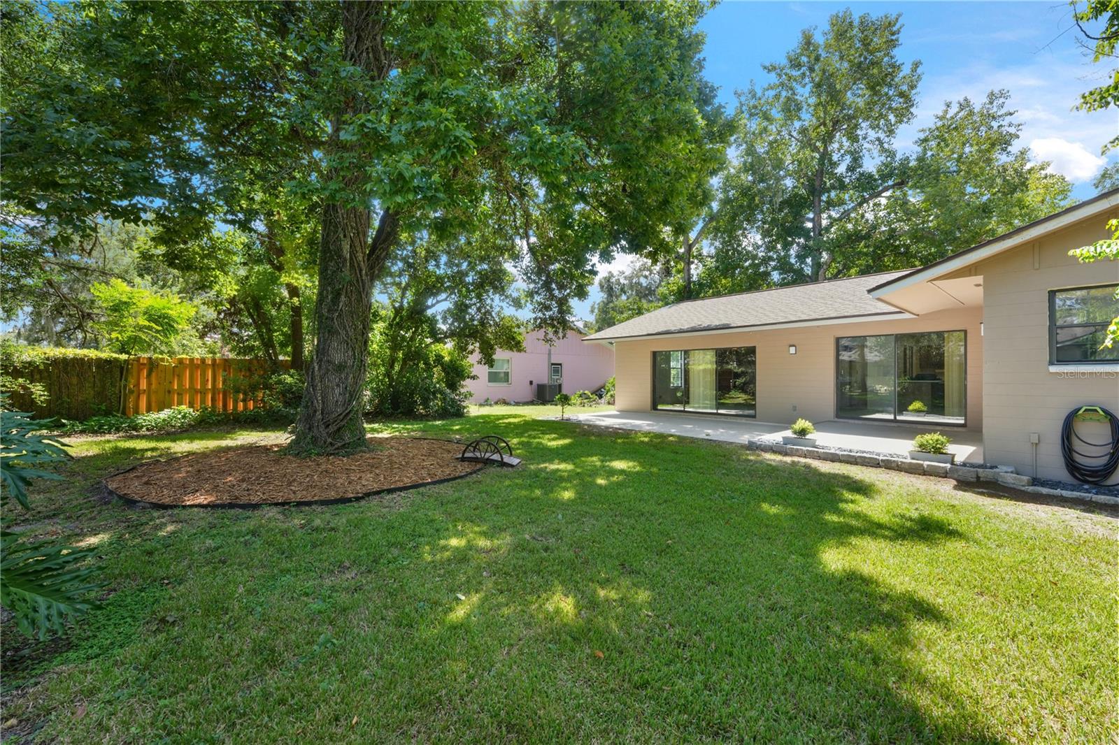 1009 Indian Oaks W Property Photo 26
