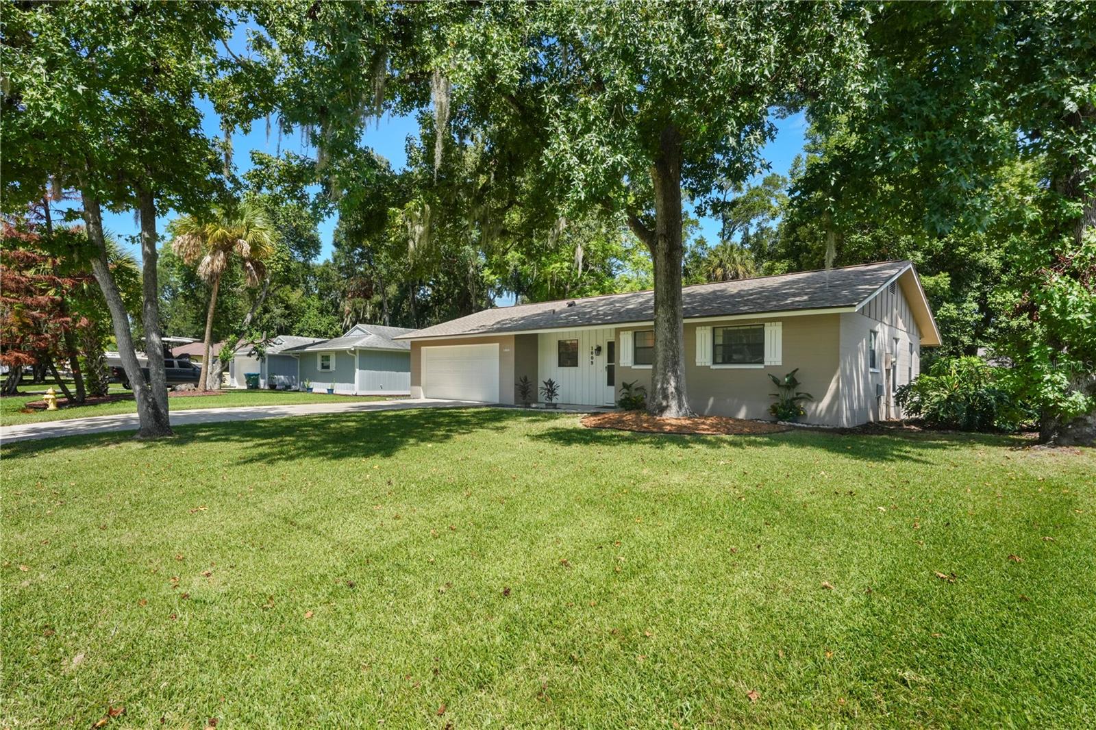 1009 Indian Oaks W Property Photo 27