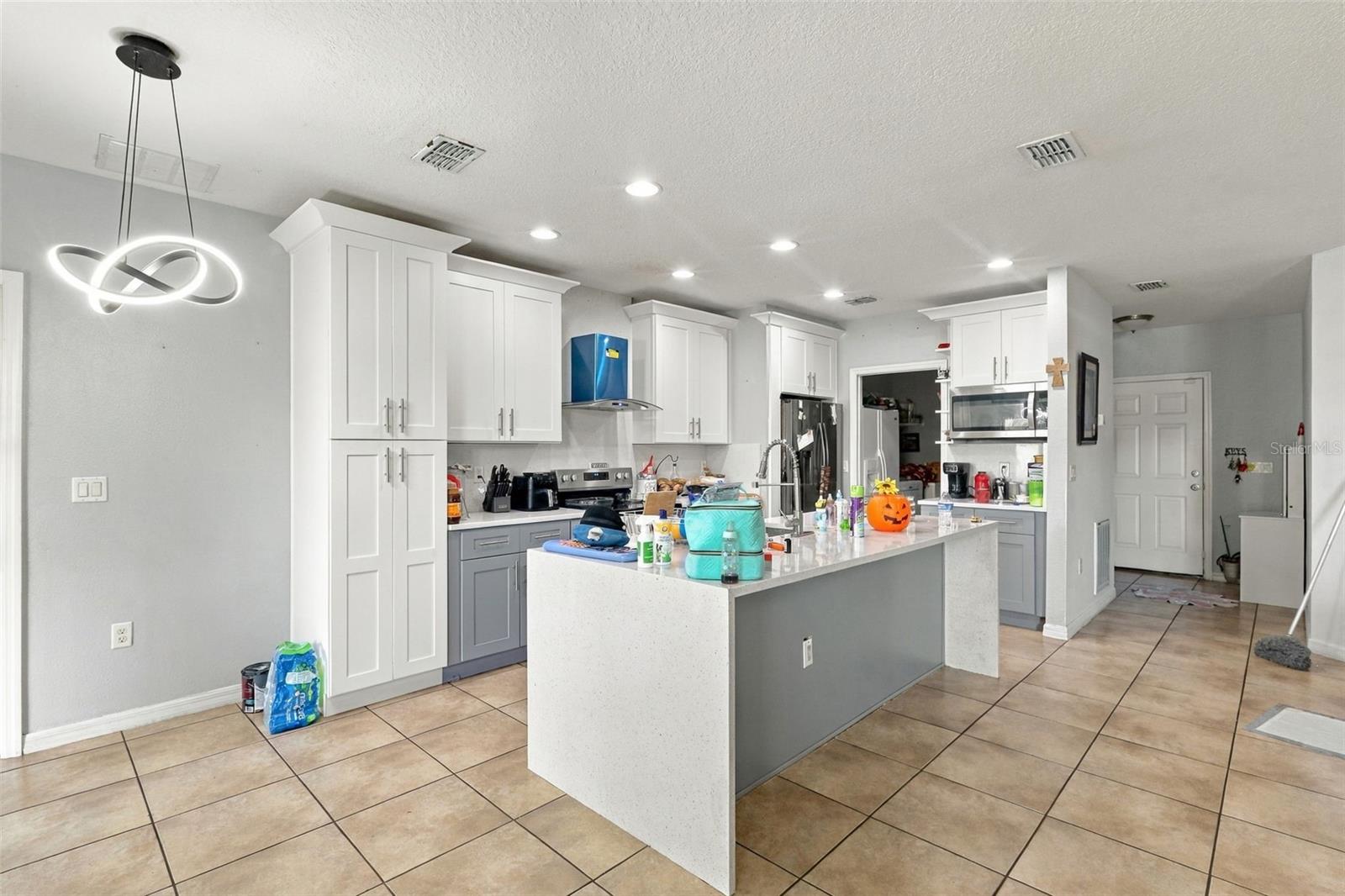 4704 Doyle Dr Property Photo 3