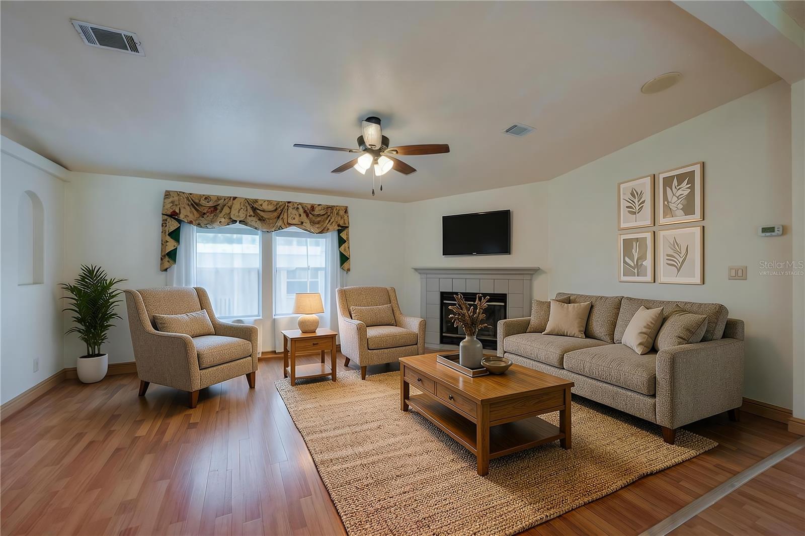 13 Lawrence Ct Property Photo 6