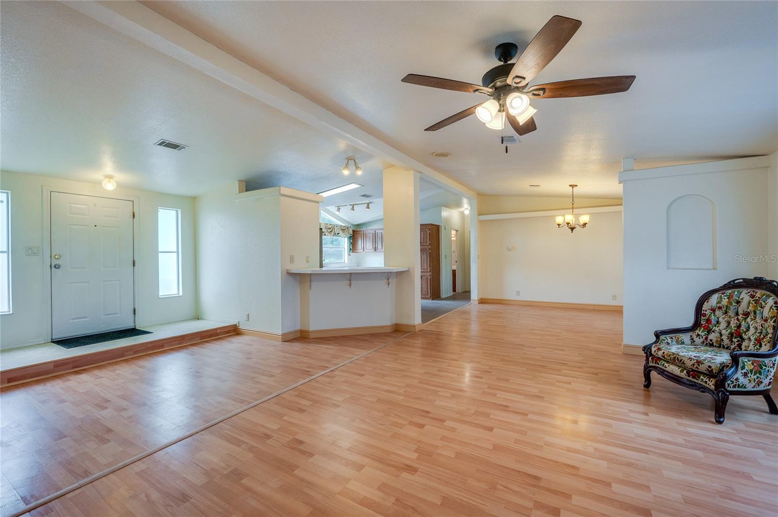 13 Lawrence Ct Property Photo 8