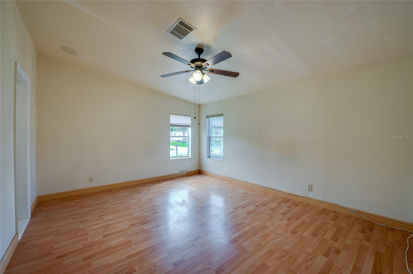 13 Lawrence Ct Property Photo 15