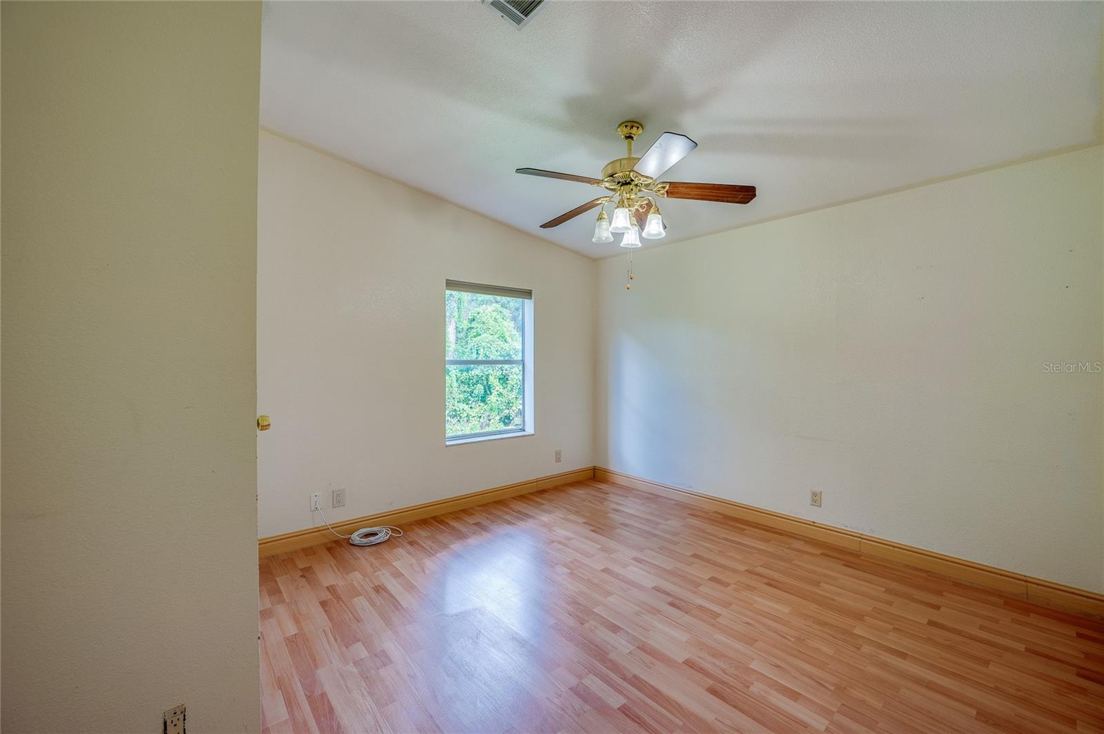 13 Lawrence Ct Property Photo 23