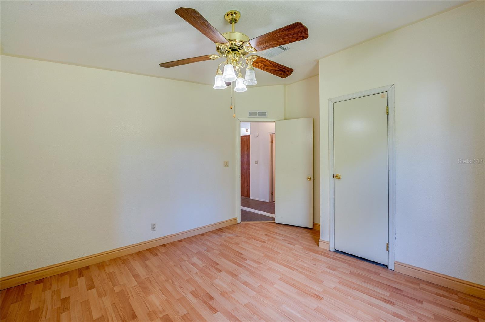 13 Lawrence Ct Property Photo 25