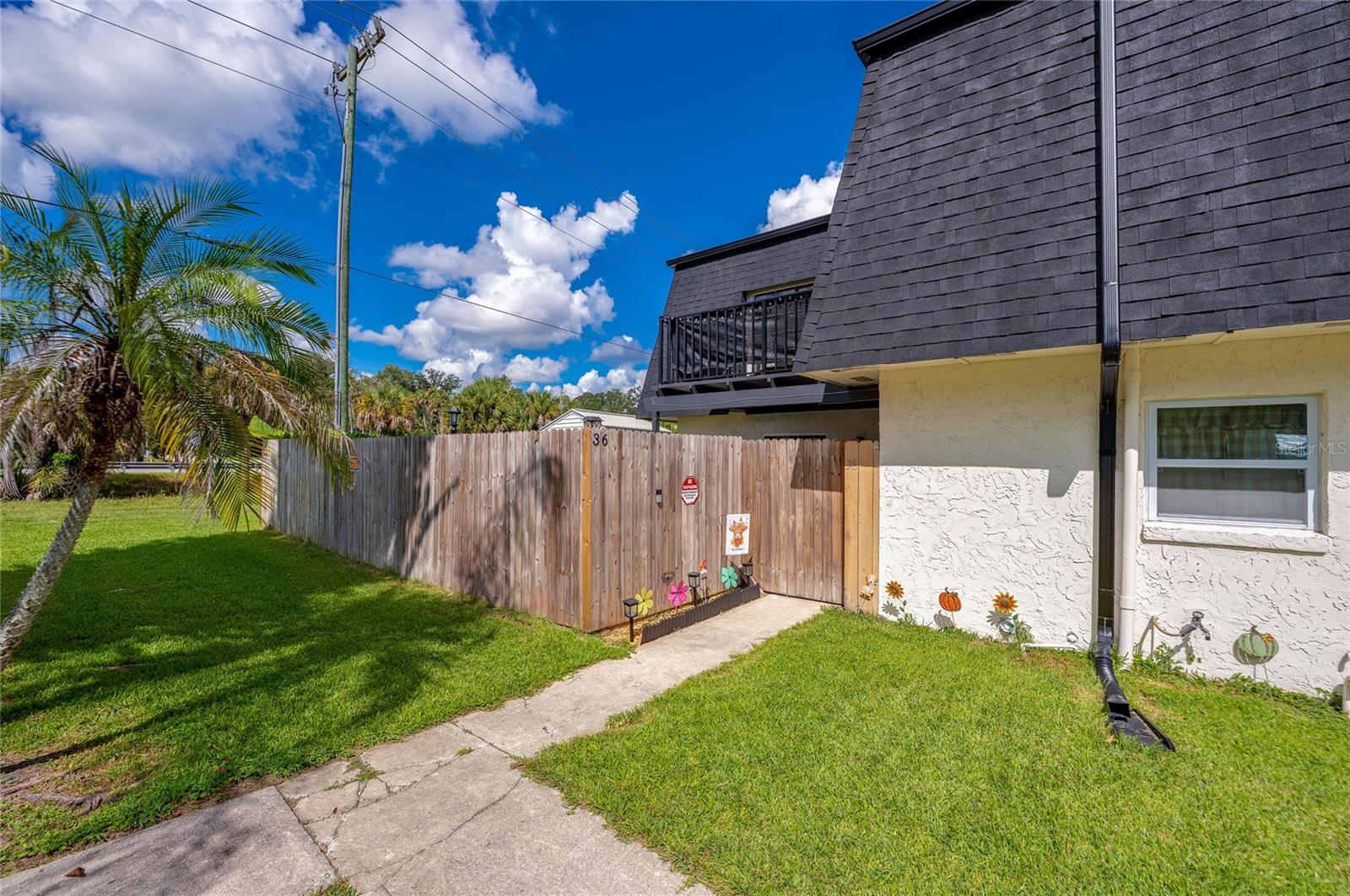 36 Springwood Sq Property Photo 1