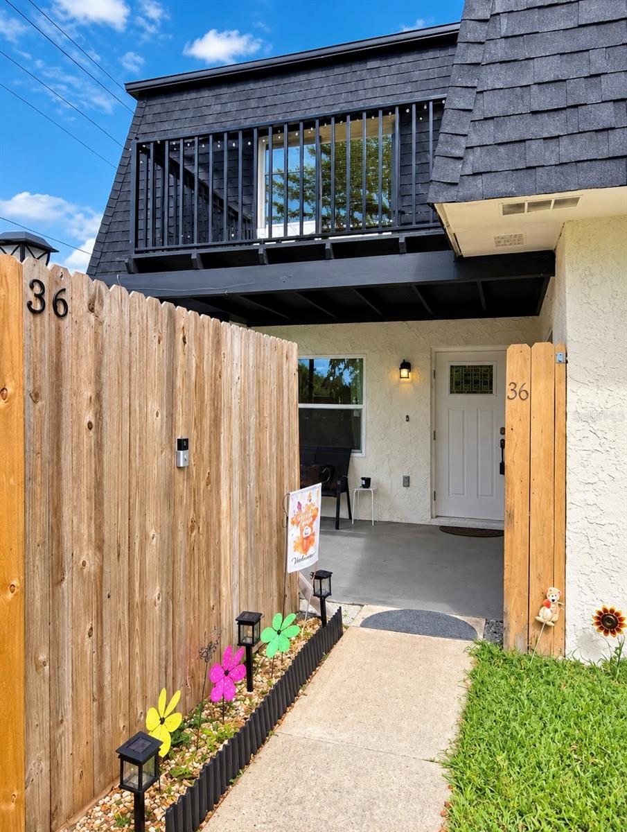 36 SPRINGWOOD SQ