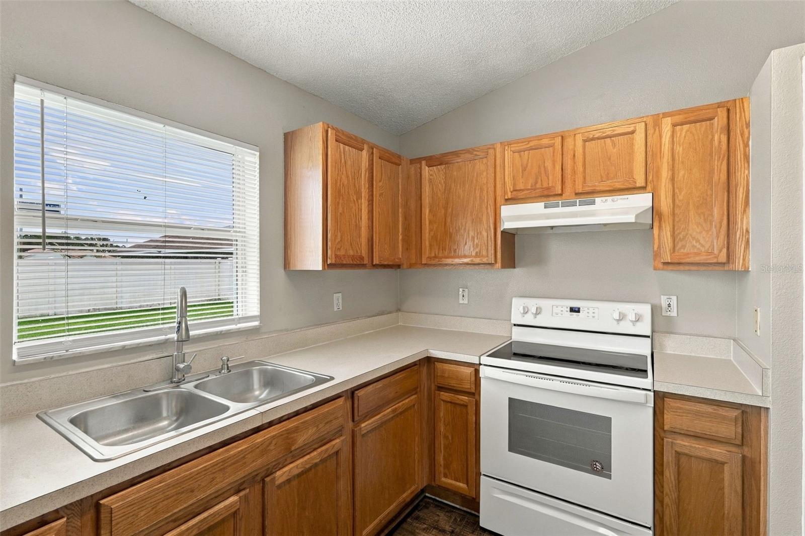 10 Squirrel Pl Property Photo 8