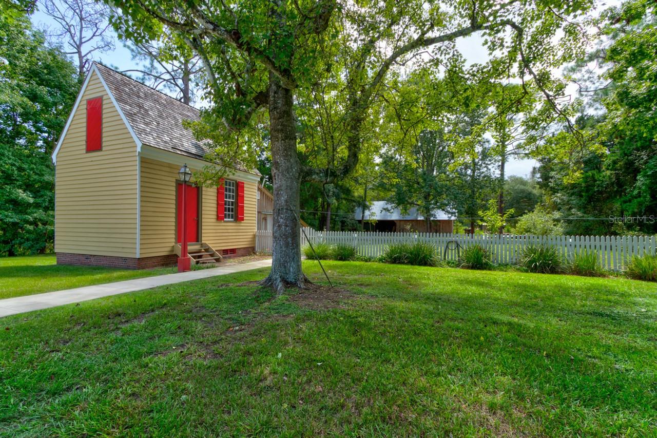1525 Harmony Ave Property Photo 31