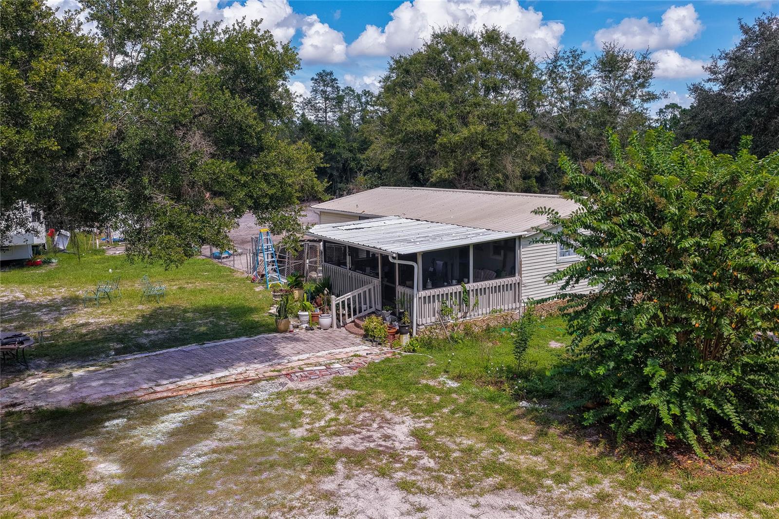 41330 Ford Rd Property Photo 1