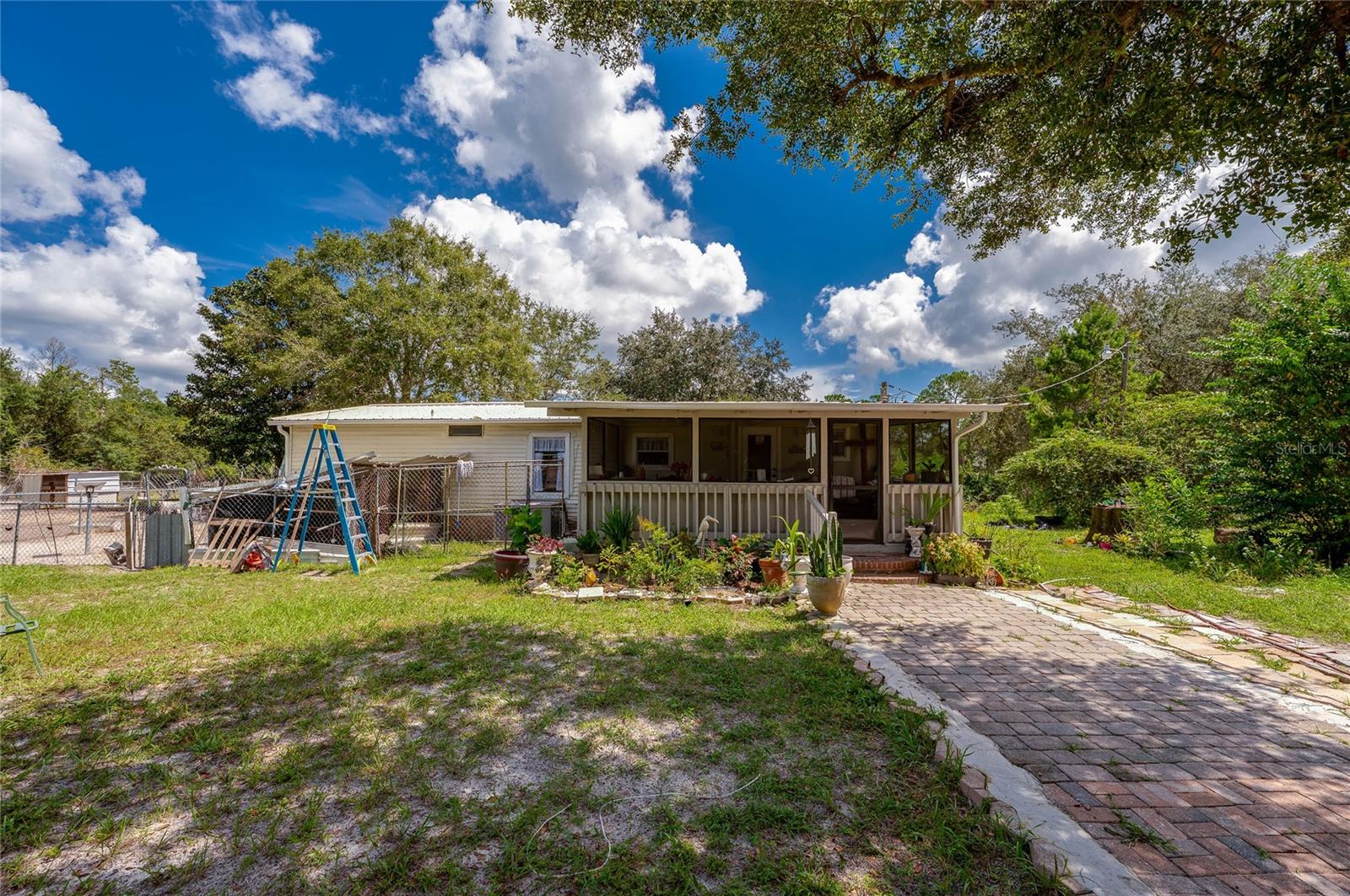 41330 Ford Rd Property Photo 6