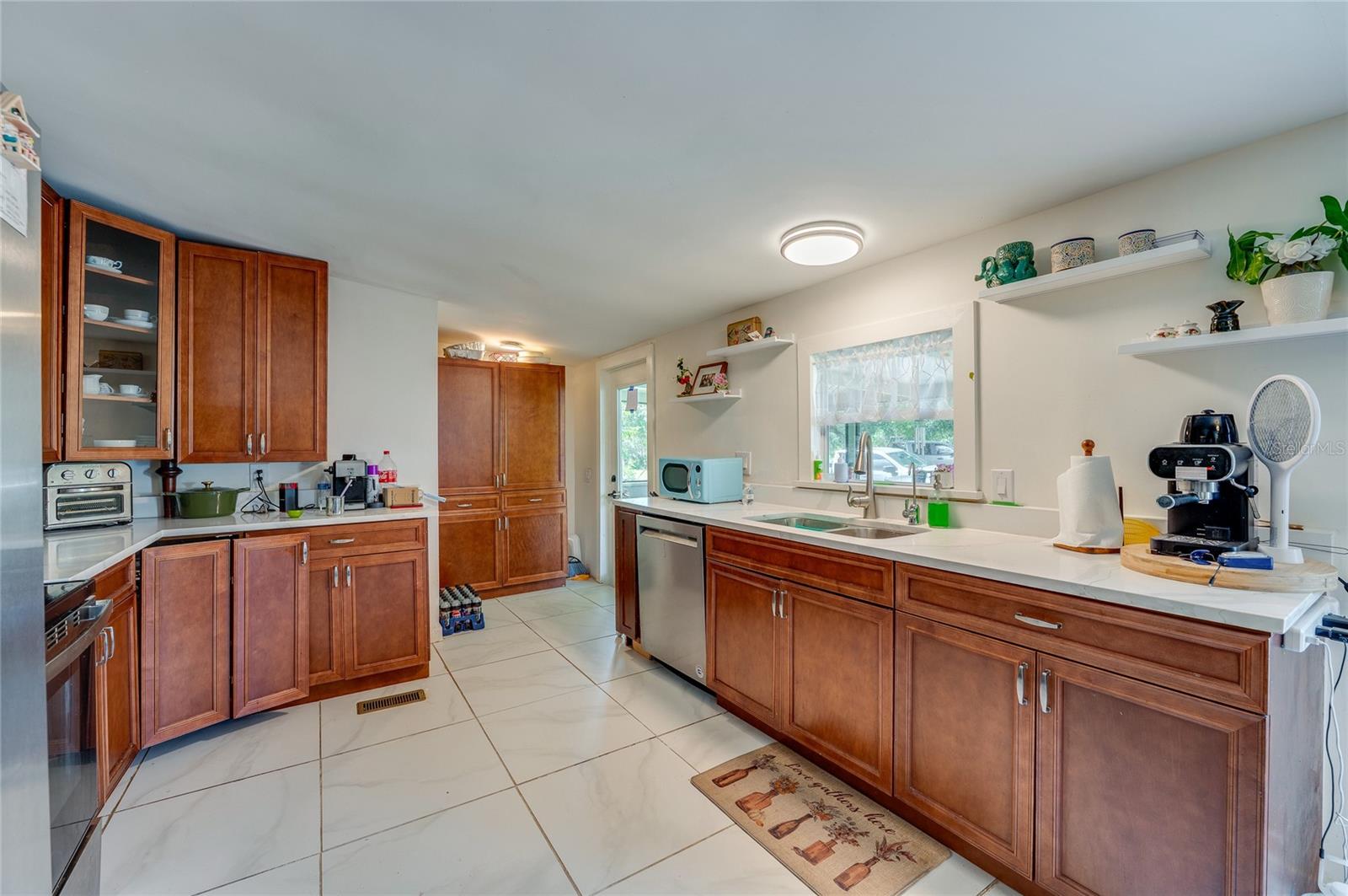 41330 Ford Rd Property Photo 12