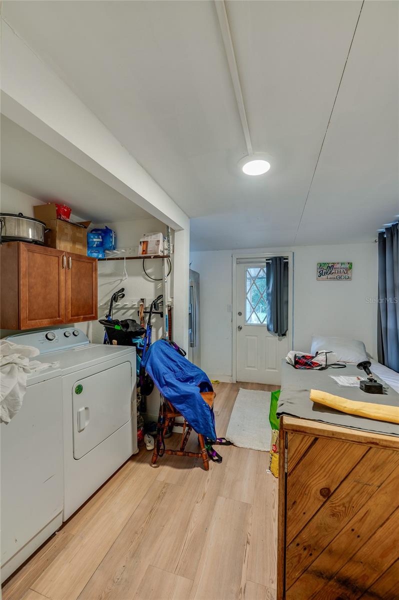 41330 Ford Rd Property Photo 23