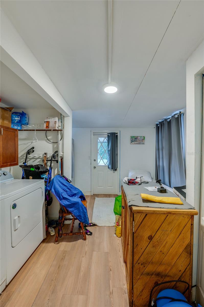 41330 Ford Rd Property Photo 24