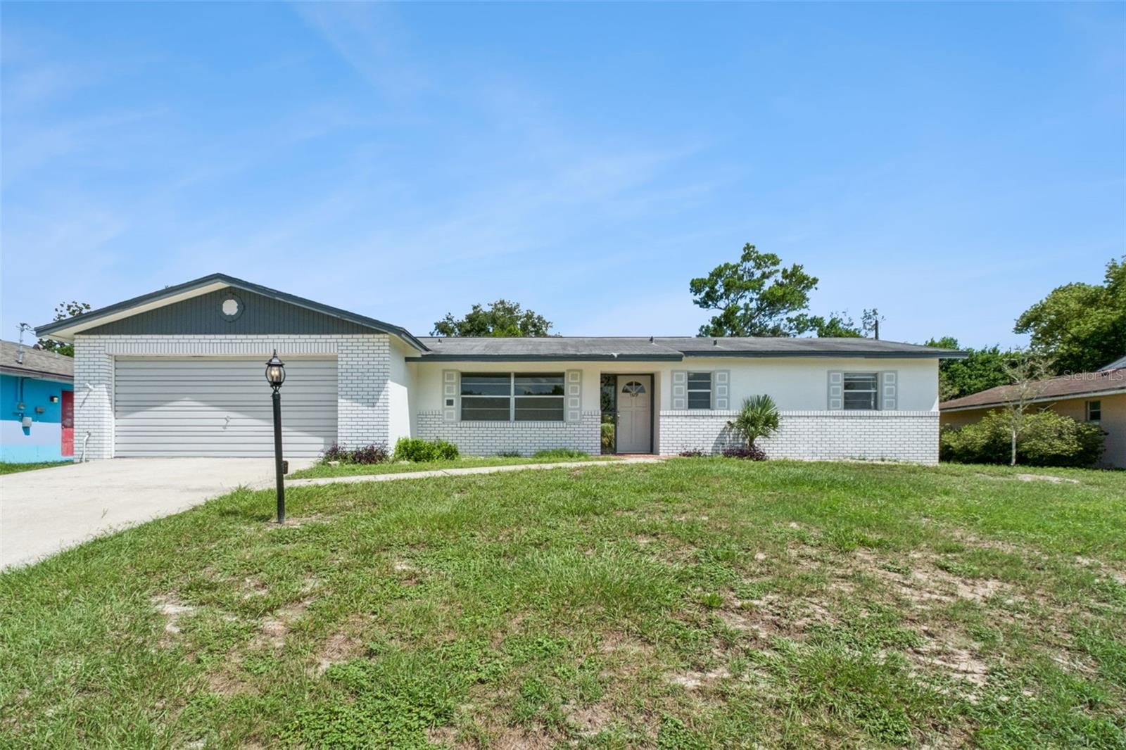 1679 E Apache Cir Property Photo 2