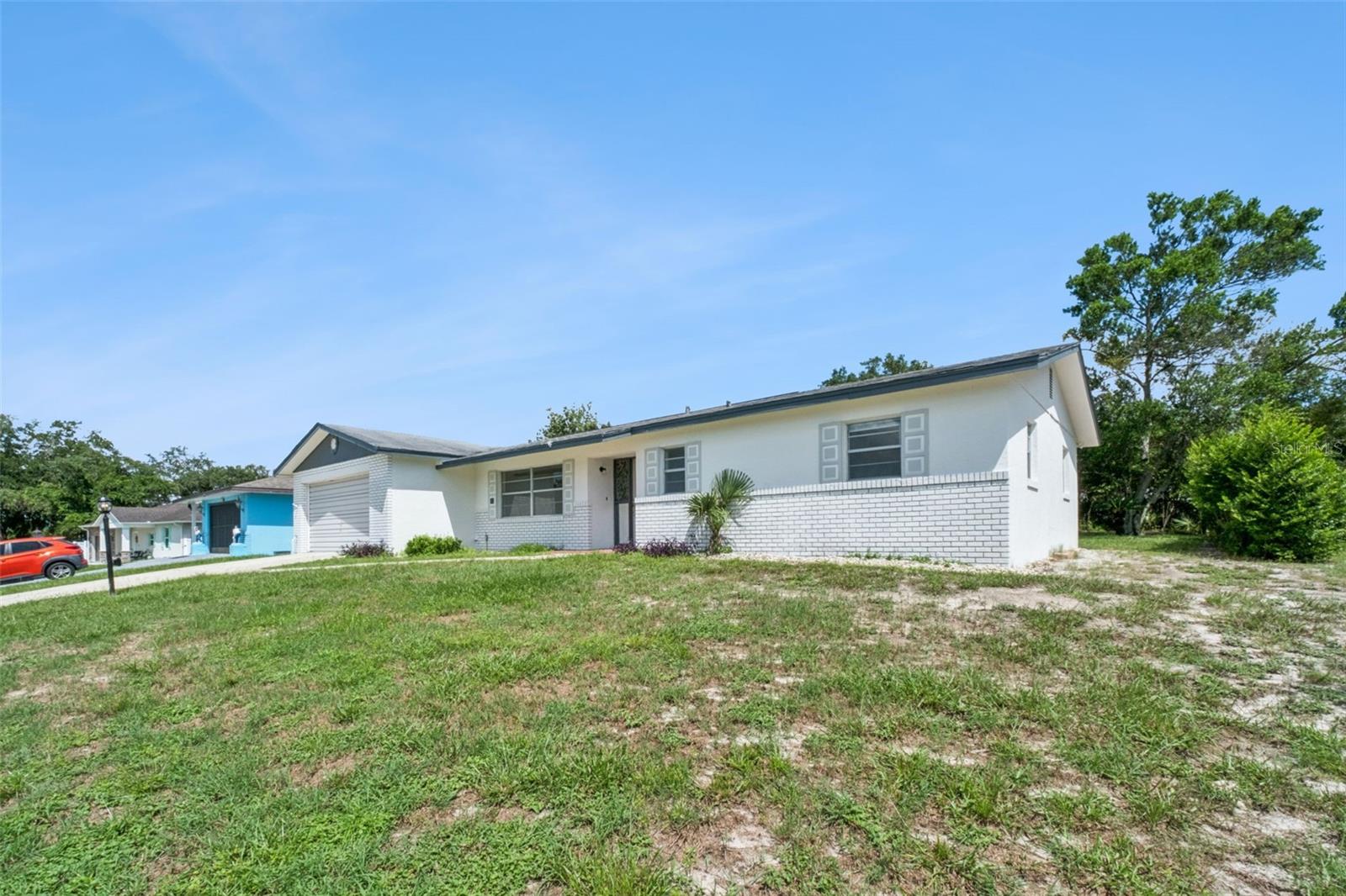 1679 E Apache Cir Property Photo 5