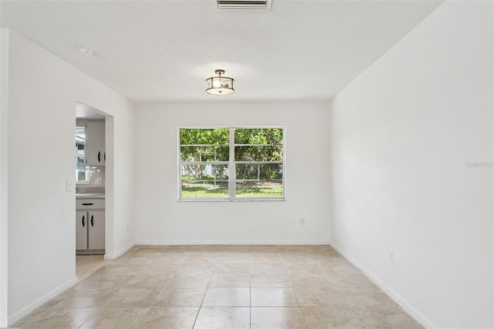 1679 E Apache Cir Property Photo 11