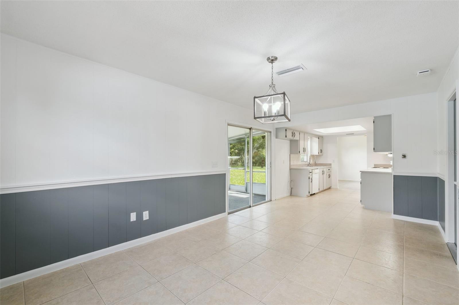 1679 E Apache Cir Property Photo 12
