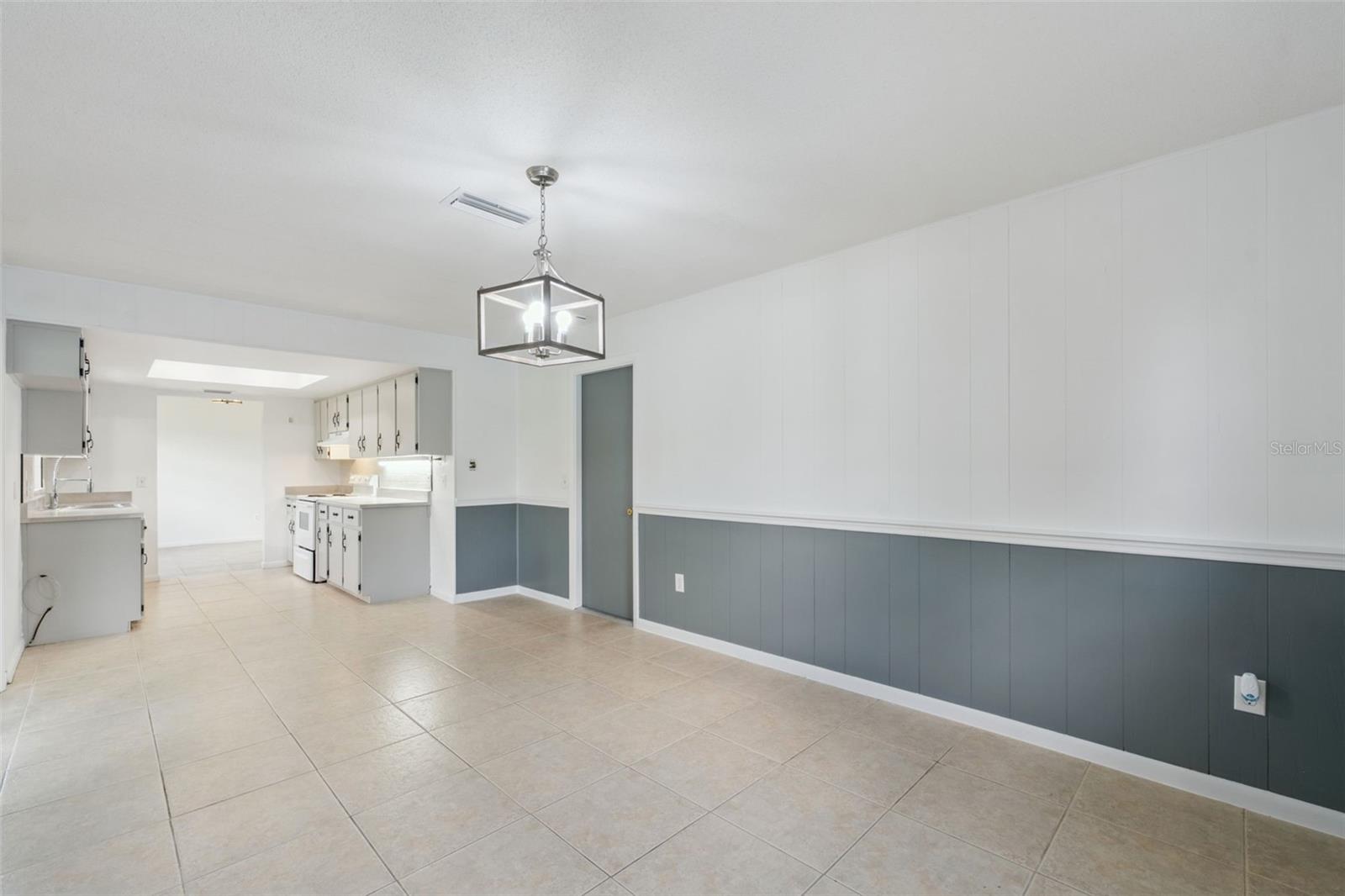 1679 E Apache Cir Property Photo 13