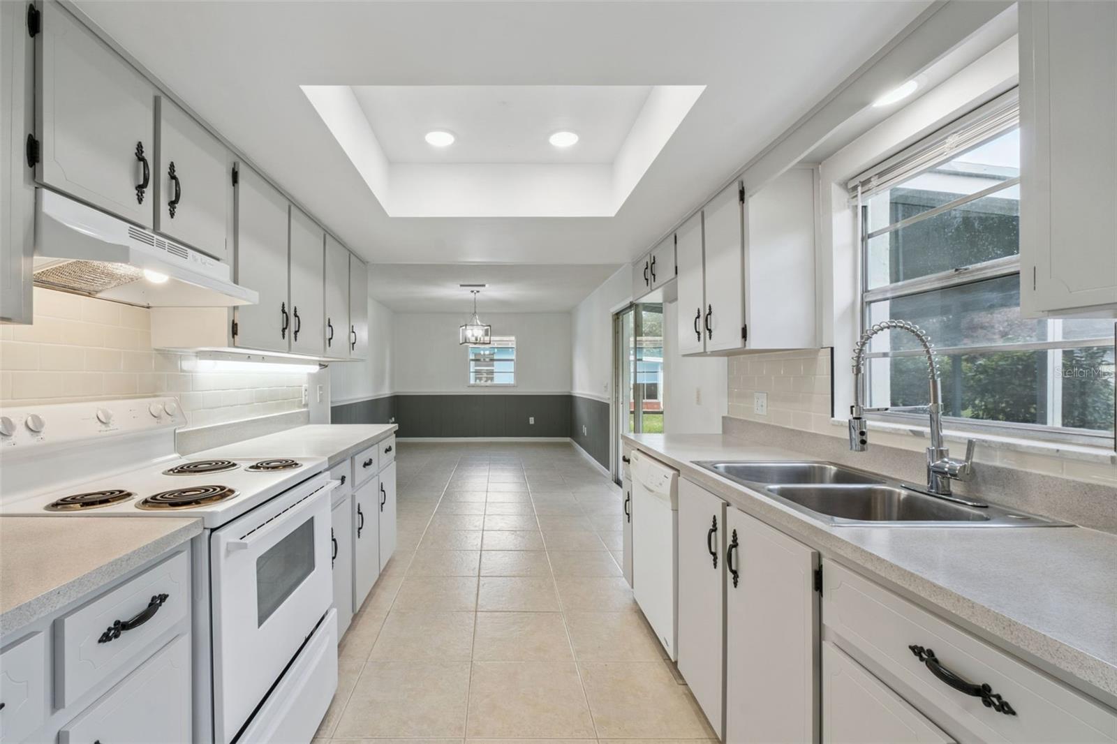 1679 E Apache Cir Property Photo 15