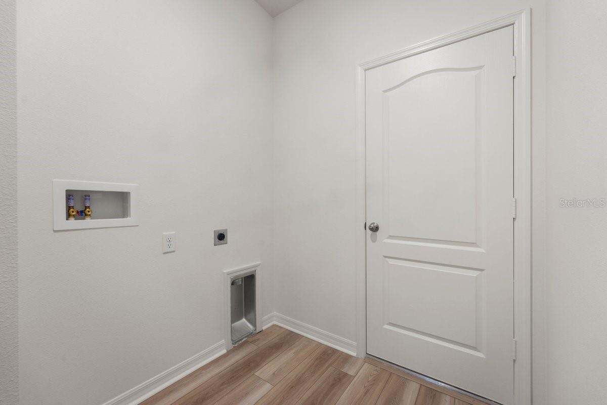 850 Glasgow Ave Property Photo 18