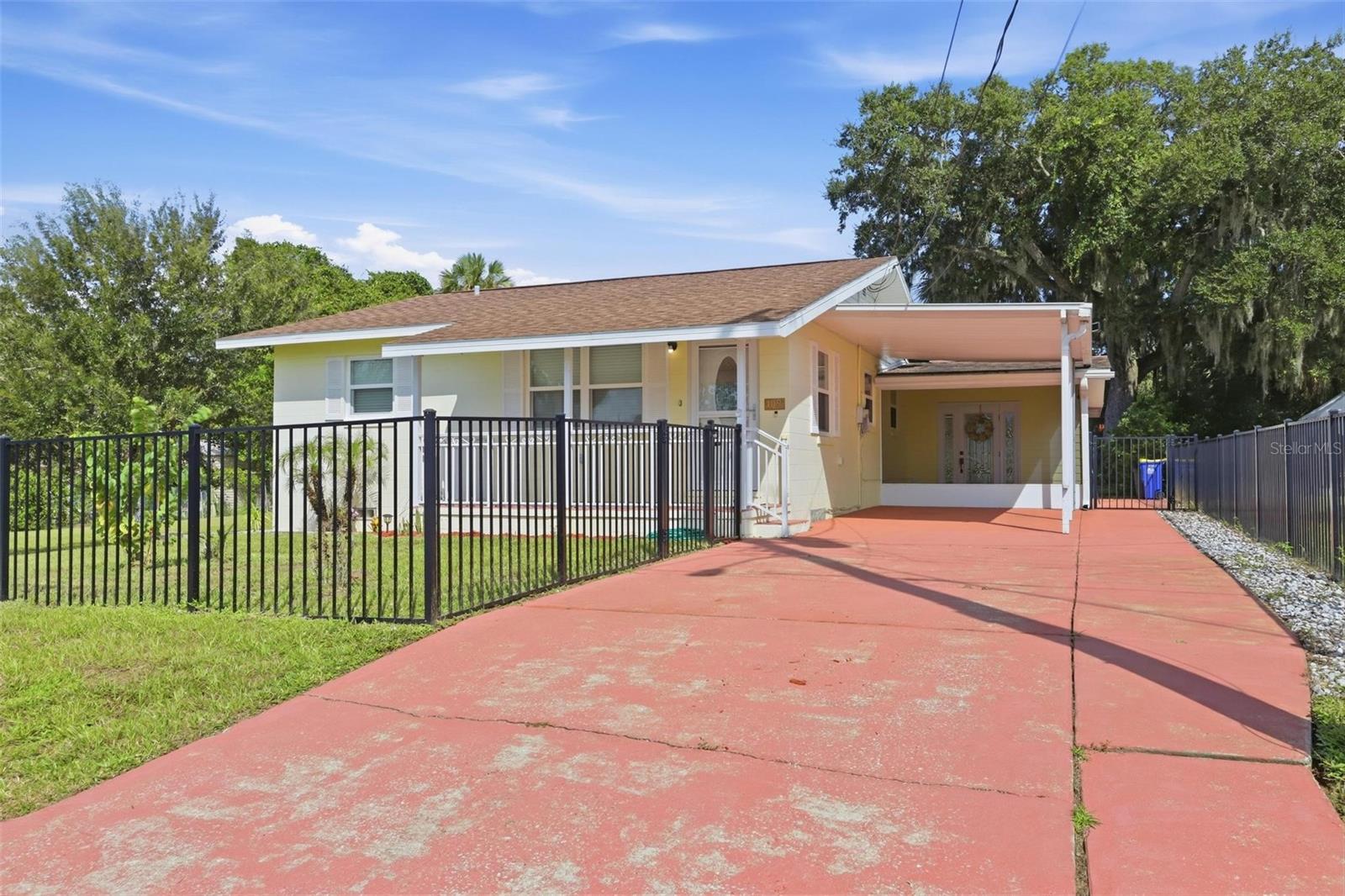 109 Western Ave Property Photo 4