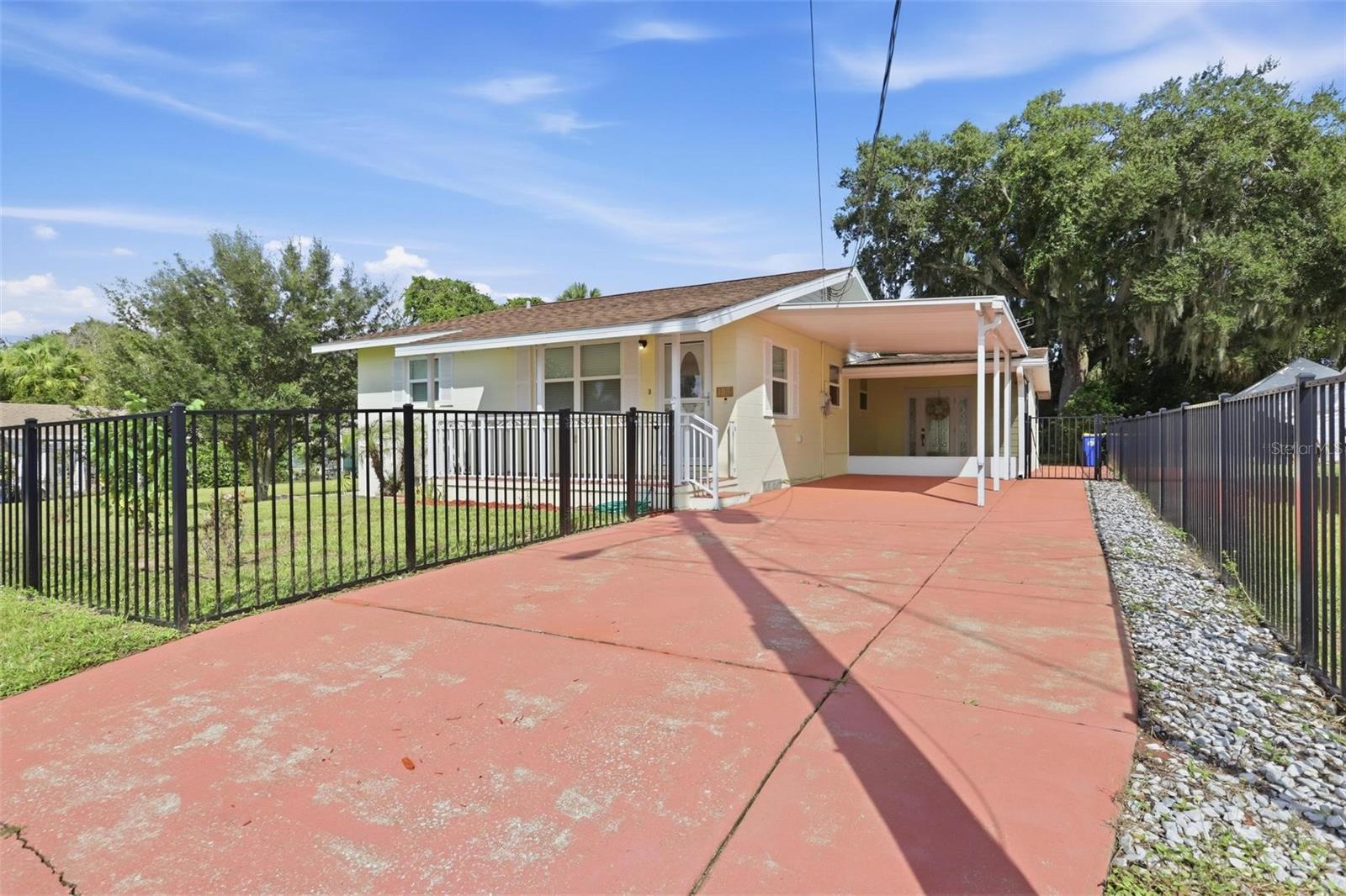 109 Western Ave Property Photo 5