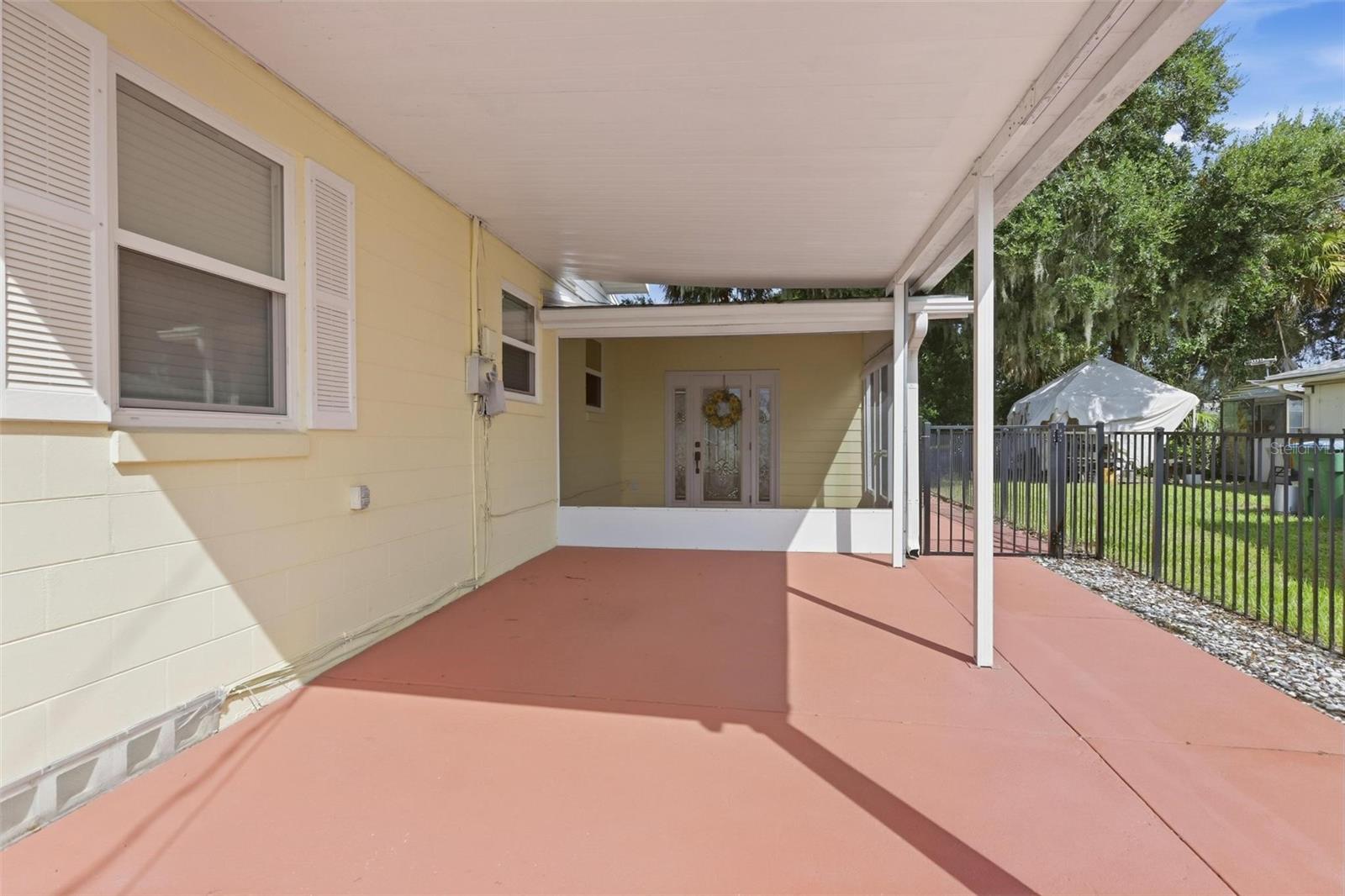 109 Western Ave Property Photo 6