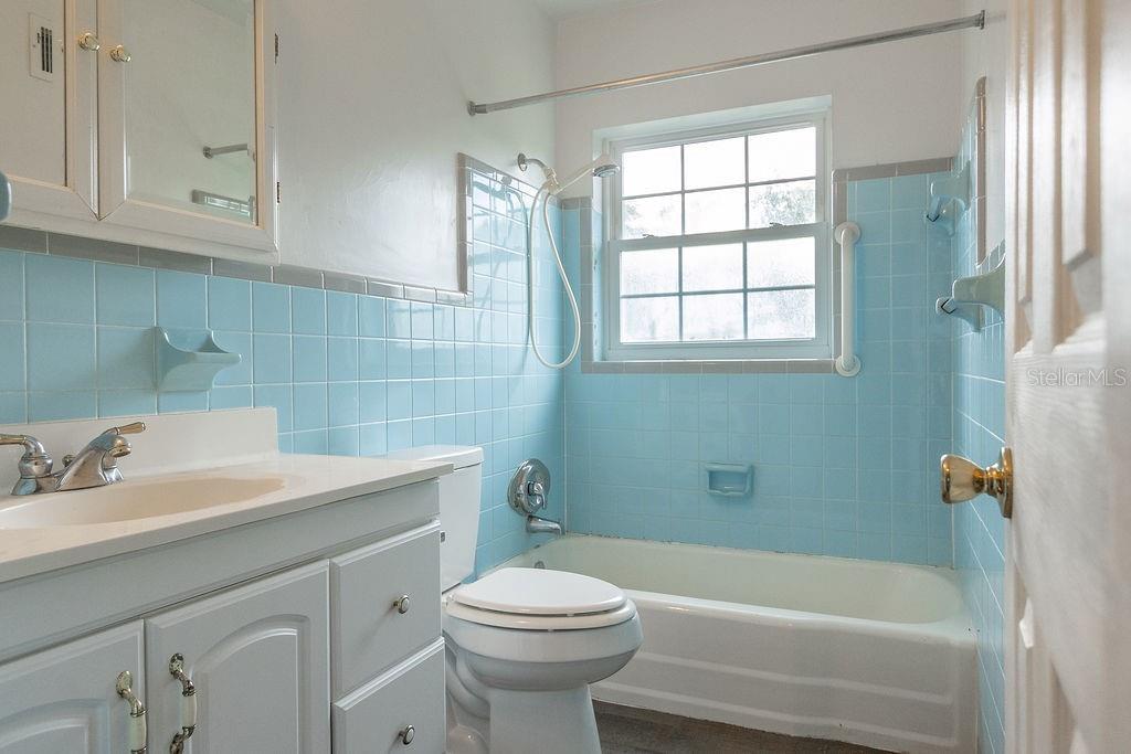 1197 N Garfield Ave Property Photo 11
