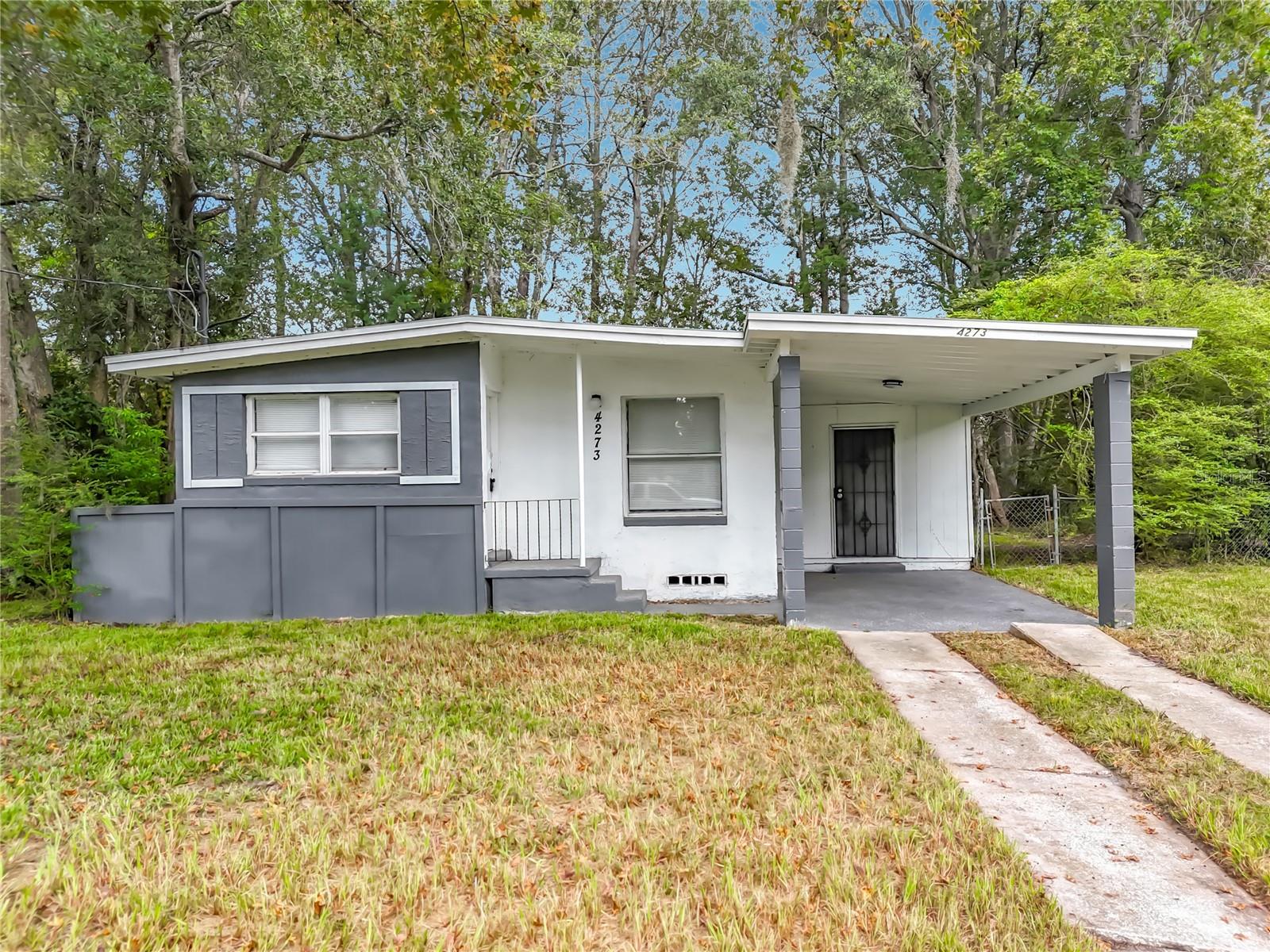 4273 Katanga Dr N Property Photo 1