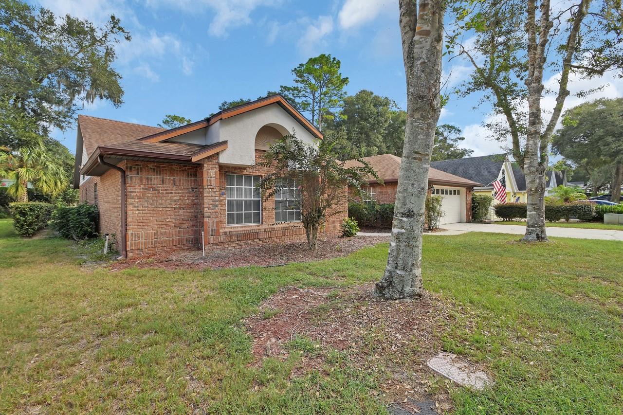 511 Briar Oak Way Property Photo 2