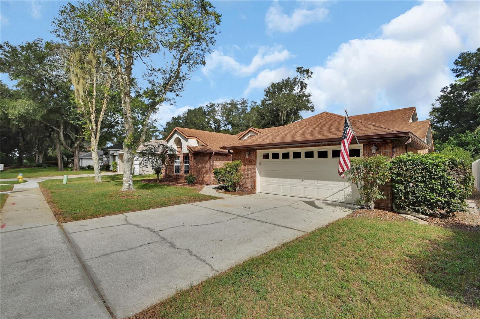 511 Briar Oak Way Property Photo 3