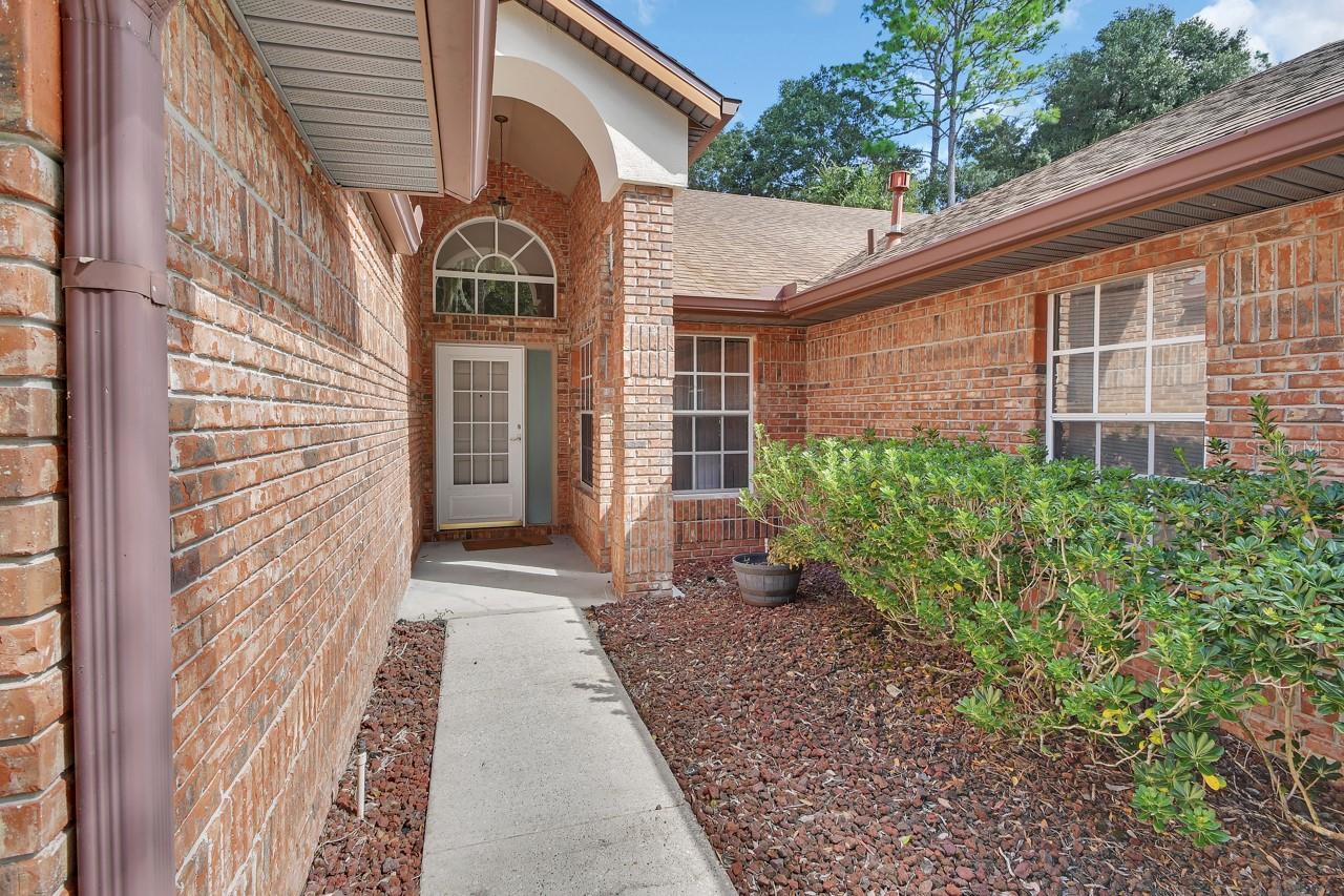 511 Briar Oak Way Property Photo 4