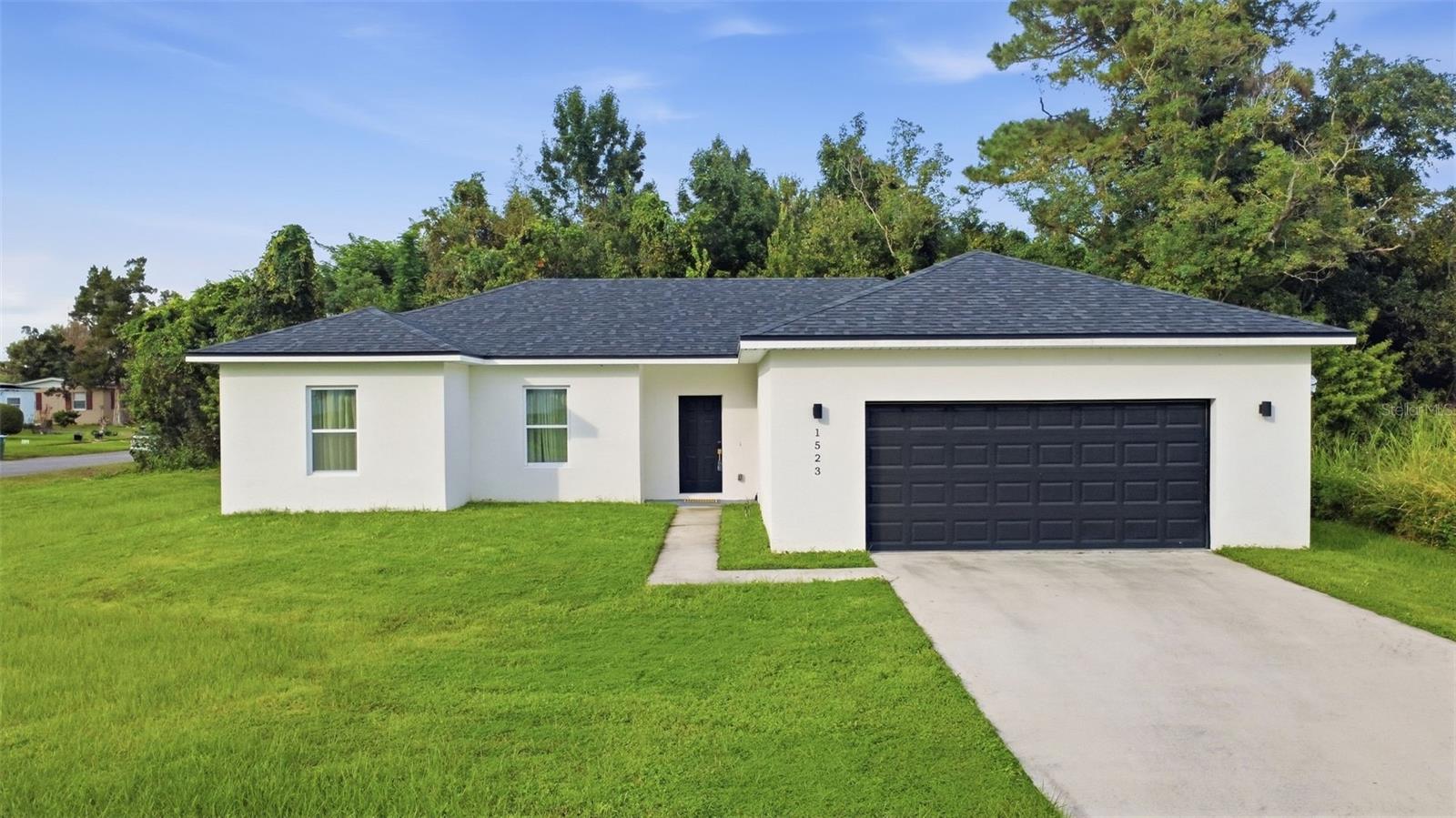 1523 Zinnia Dr Property Photo