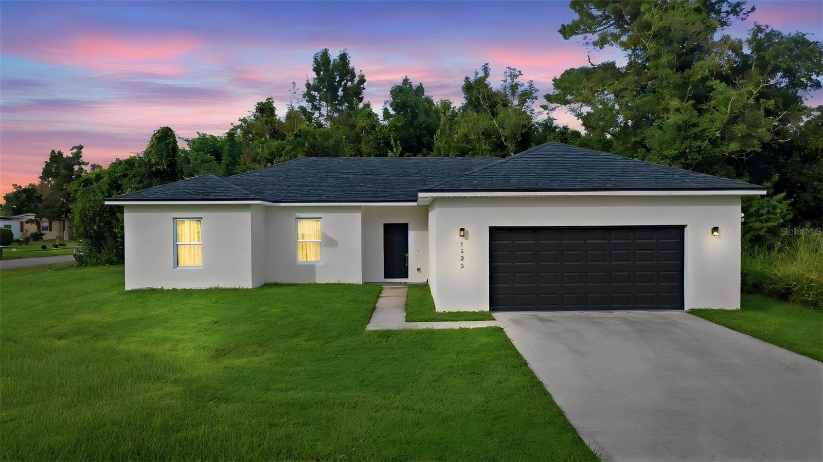 1523 Zinnia Dr Property Photo 2