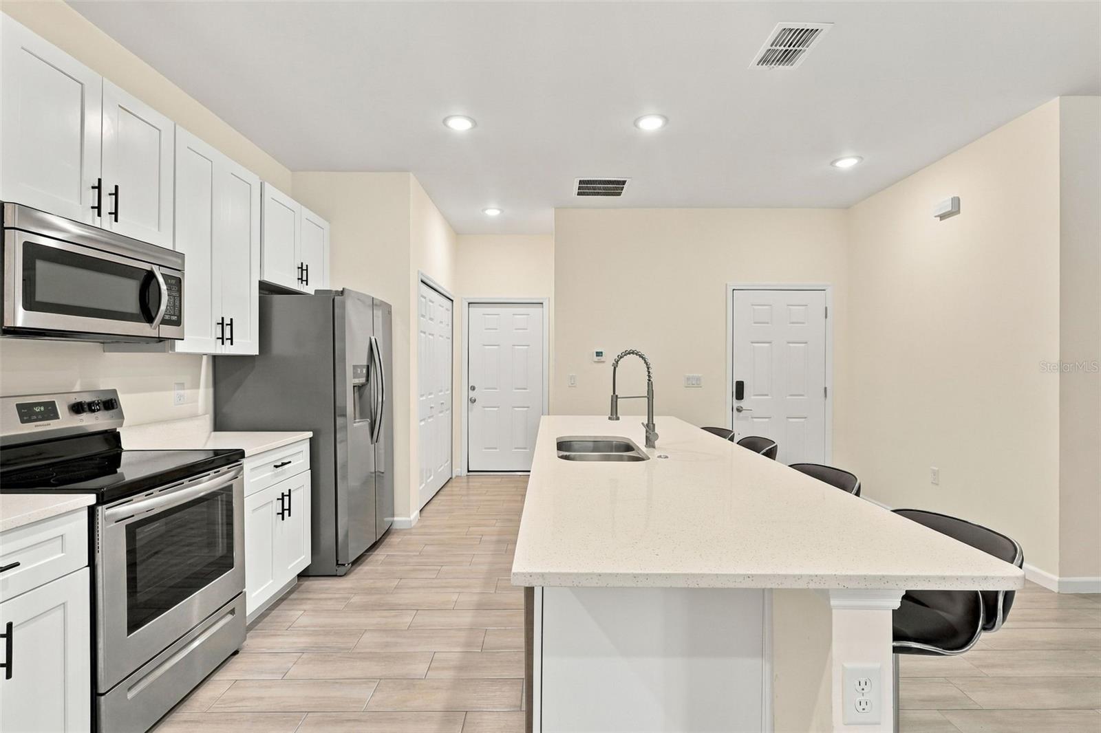1523 Zinnia Dr Property Photo 14