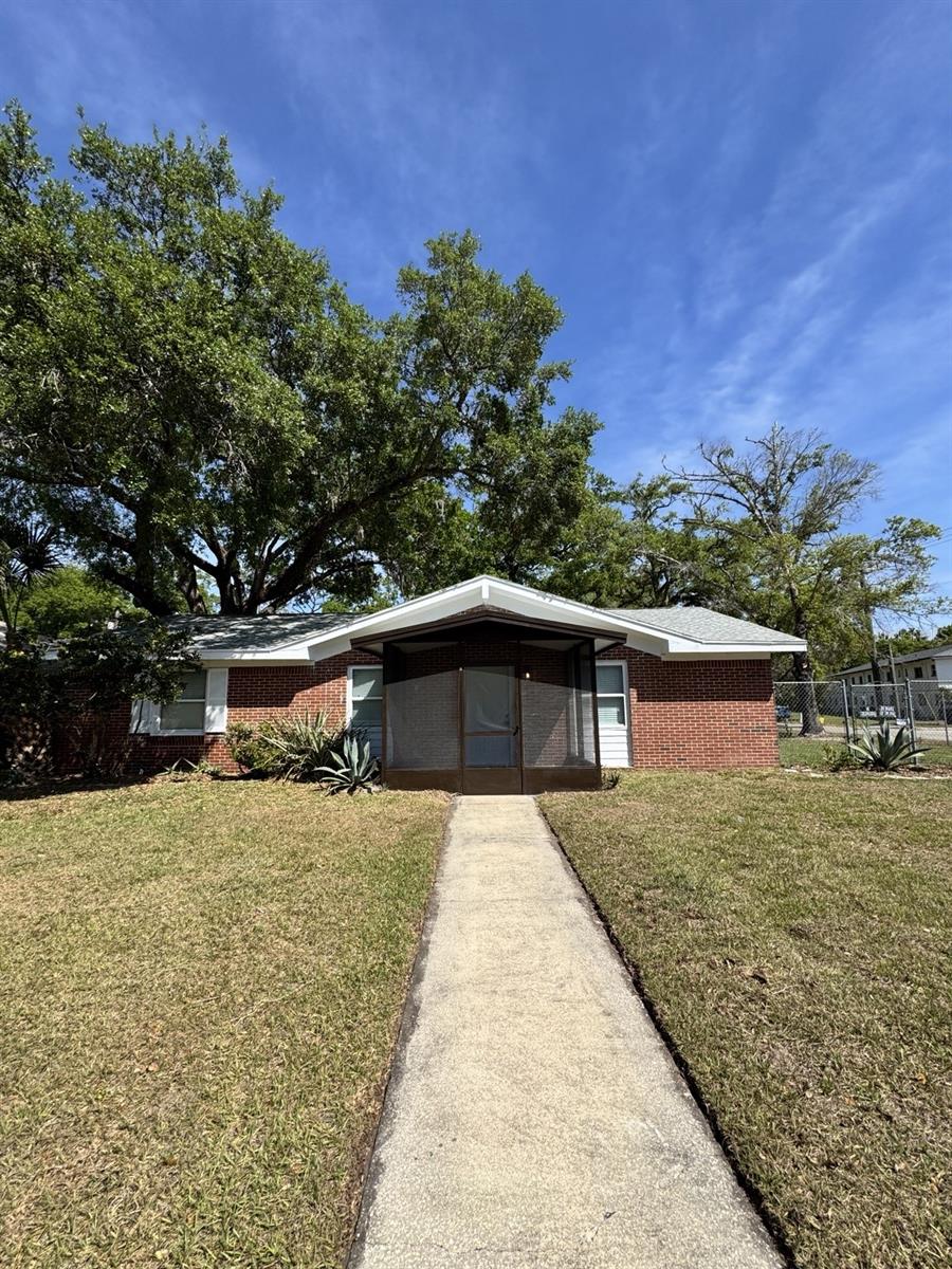 818 E AIRPORT BLVD Property Photo 1