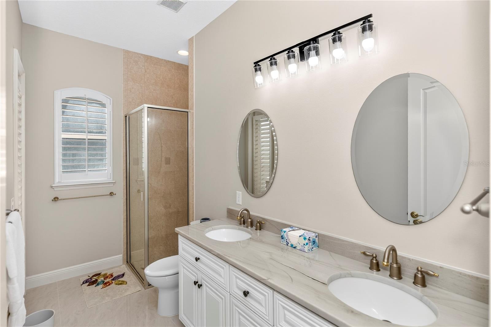 181 Hawkcrest Ct Property Photo 26