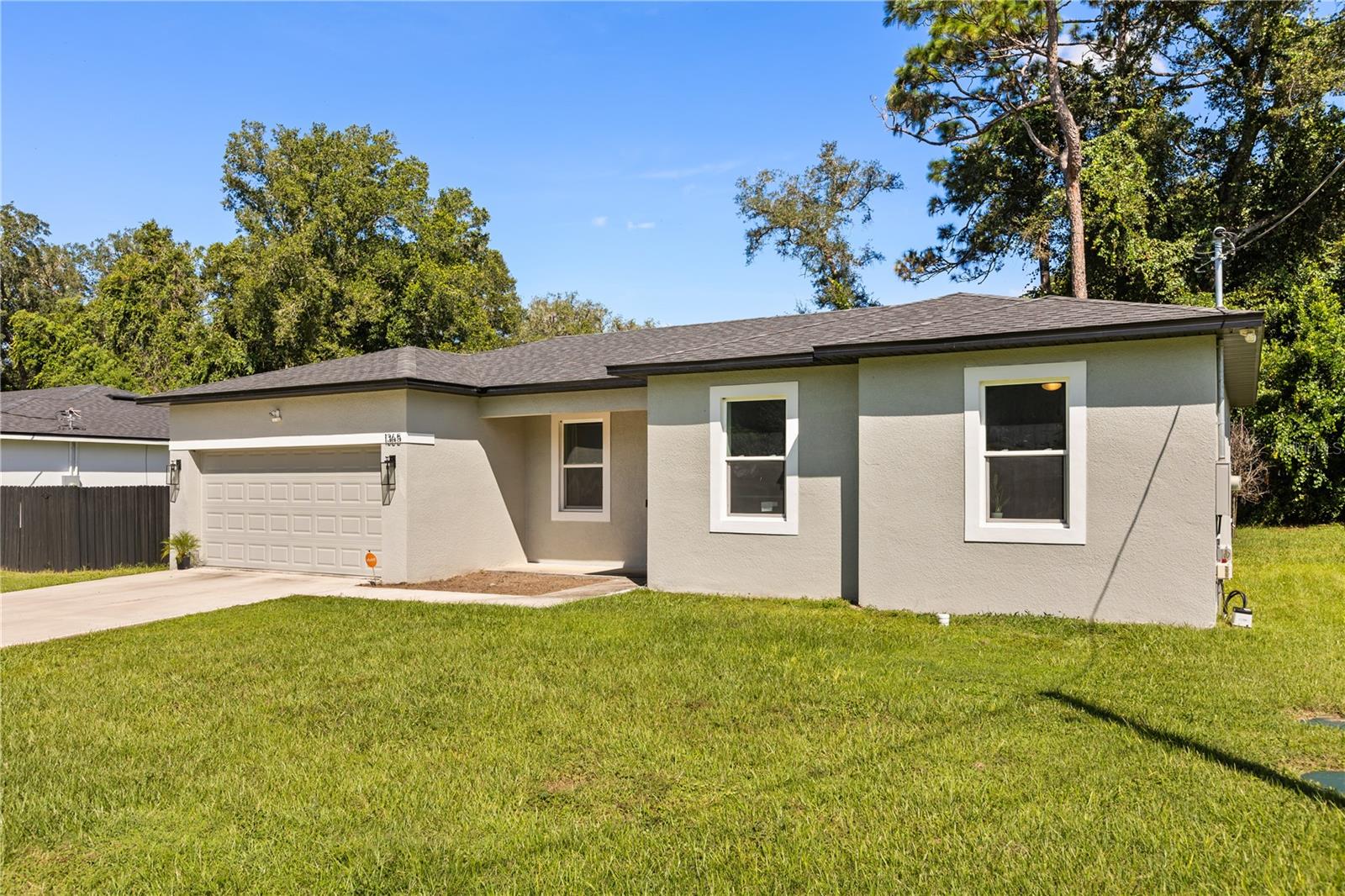1365 2nd St Property Photo 1
