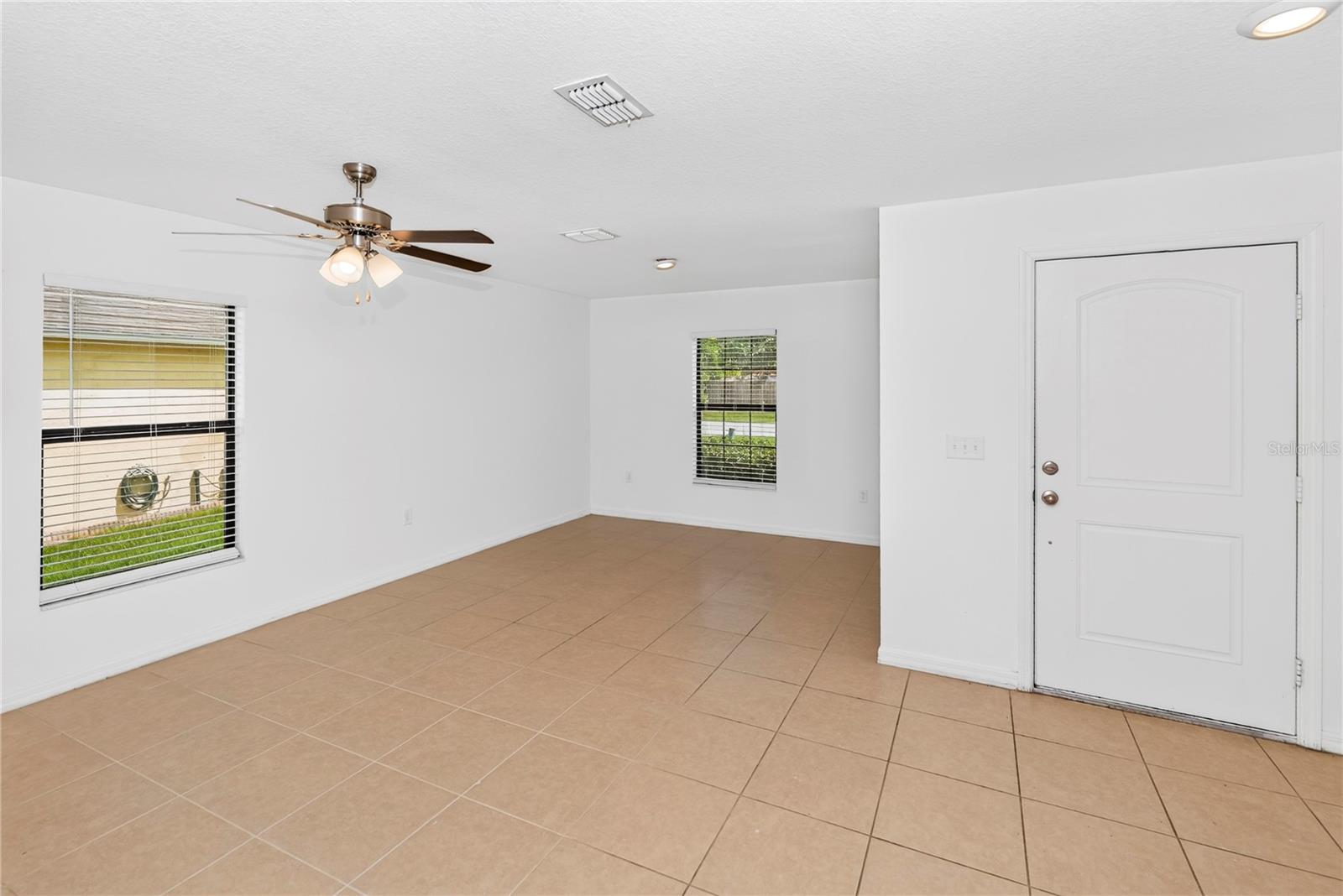 1528 E Falmouth Ave Property Photo 8
